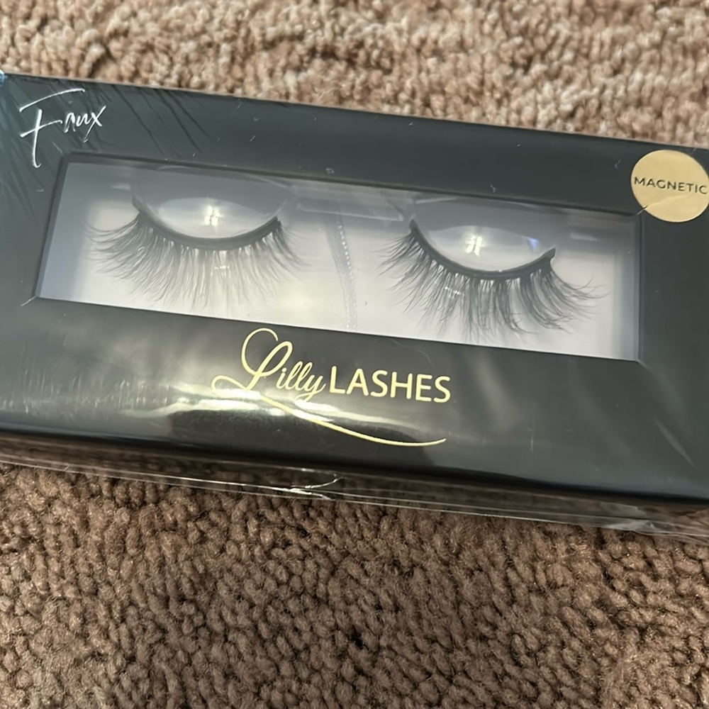 Lily Lashes